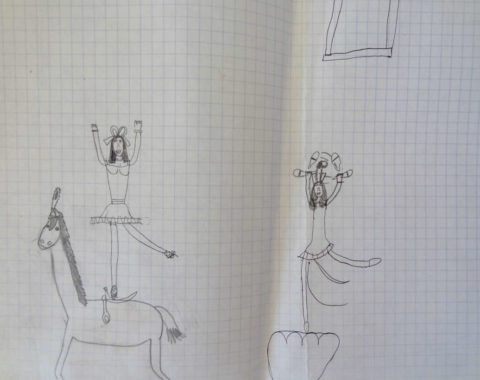 Dessin d'enfant représentant une jongleuse sur un podium et une cavalière debout sur un cheval